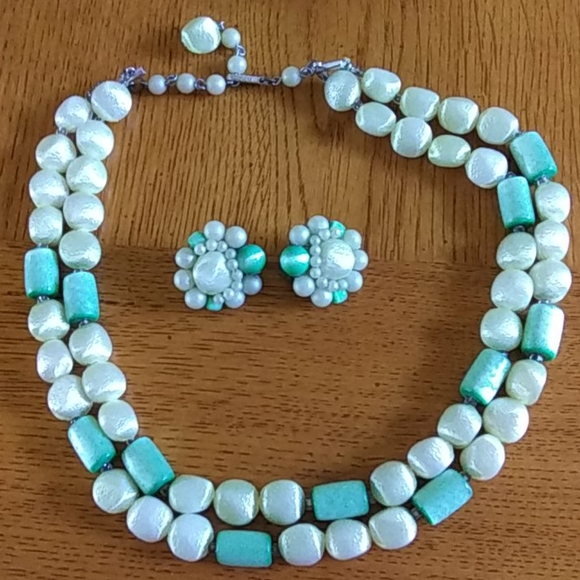 Vintage Jewelry - Mint Green Moonglow 2 Strand Necklace and Earrings